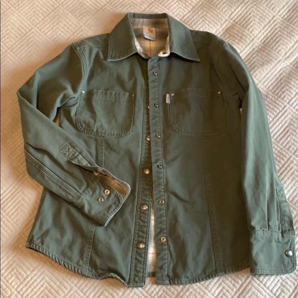 XS Carharrt jacket in green olive color